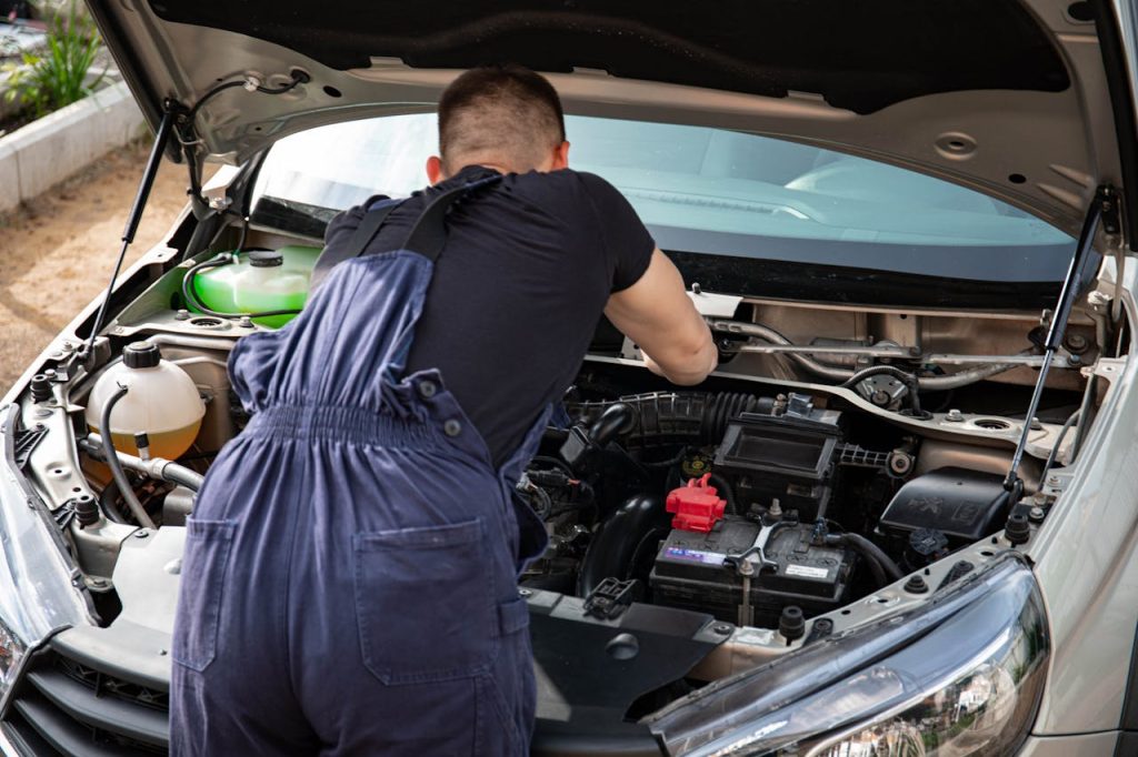 Mobile third party car inspection service Houston — independent certified inspector at vehicle location